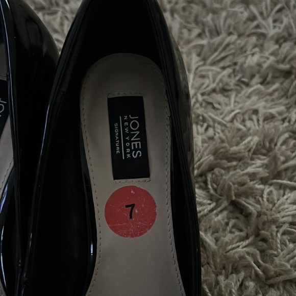 Jones New York Black heels - Picture 2 of 5